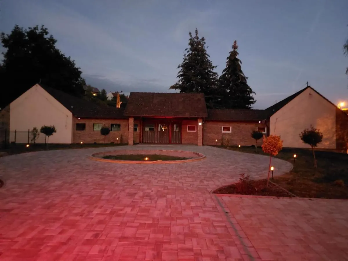 Szepasszonyvoelgy Apartman Эгер
